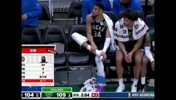 毫无形象管理🤣字母哥在板凳席上公然抠脚&hellip;&hellip;镜头刚好给到！